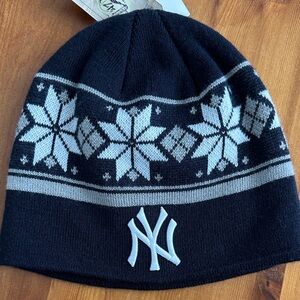 NWT New York Yankees Black Gray & White Knit Beanie